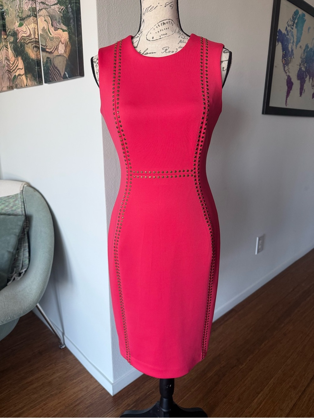 Calvin Klein Sleeveless Sheath Scuba Dress Womens Size 4 Coral Pink Gold Studs
